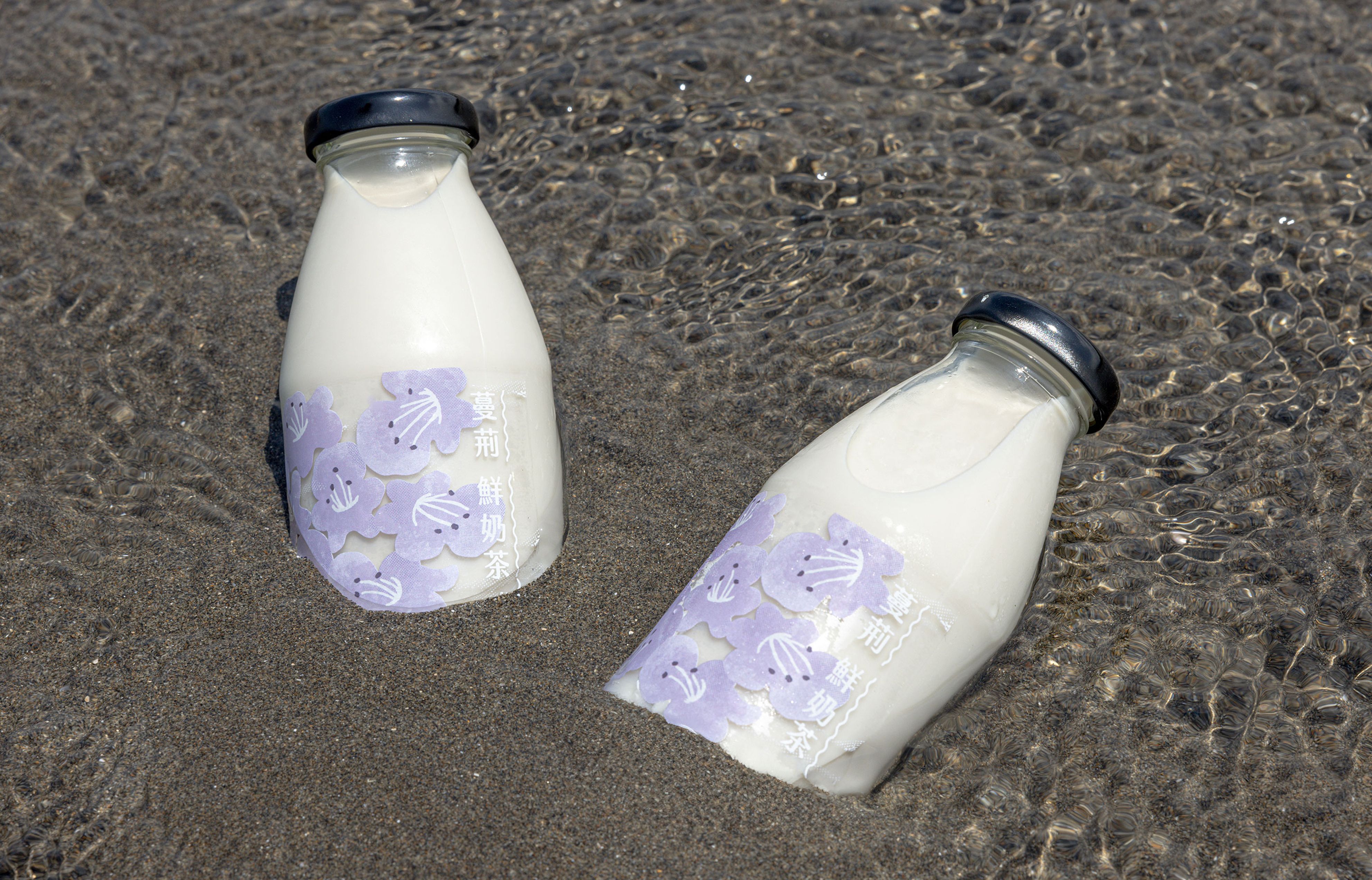 A Summer Drift by the Coastal Hakka